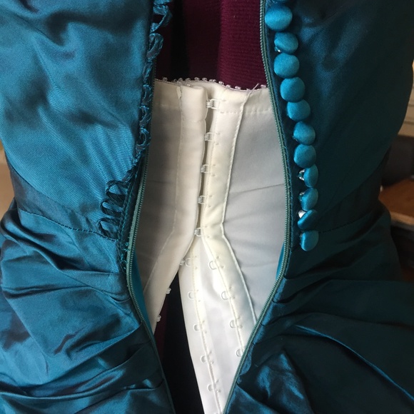 Justina Mccaffrey Taffeta Teal Ballgown - Picture 5 of 8